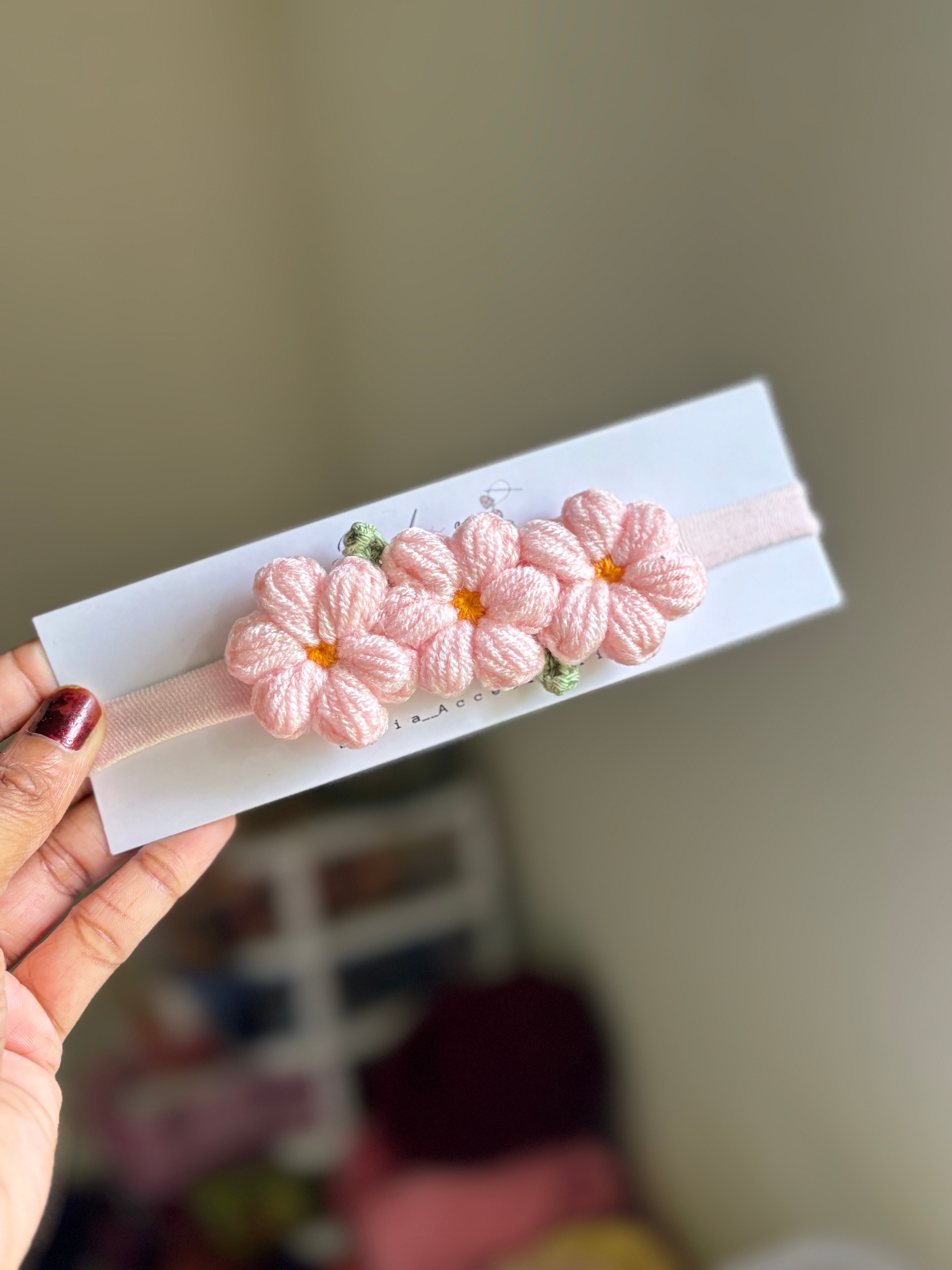 pinl crochet puff daisy headband